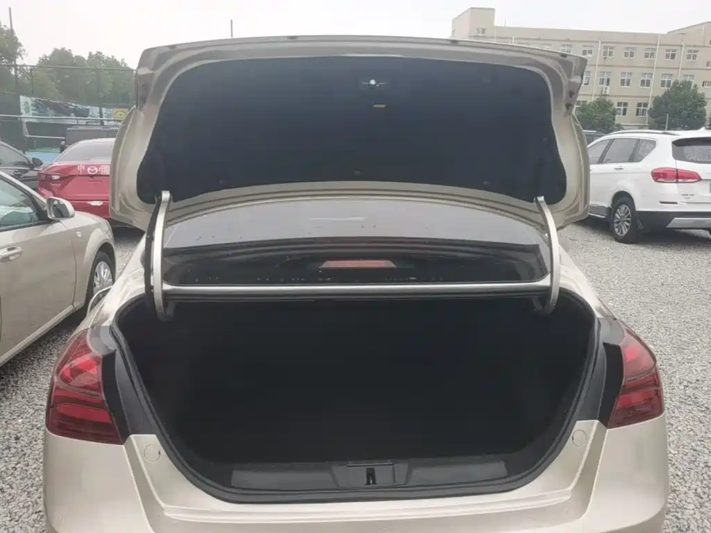 Geely Emgrand — миниатюра 19