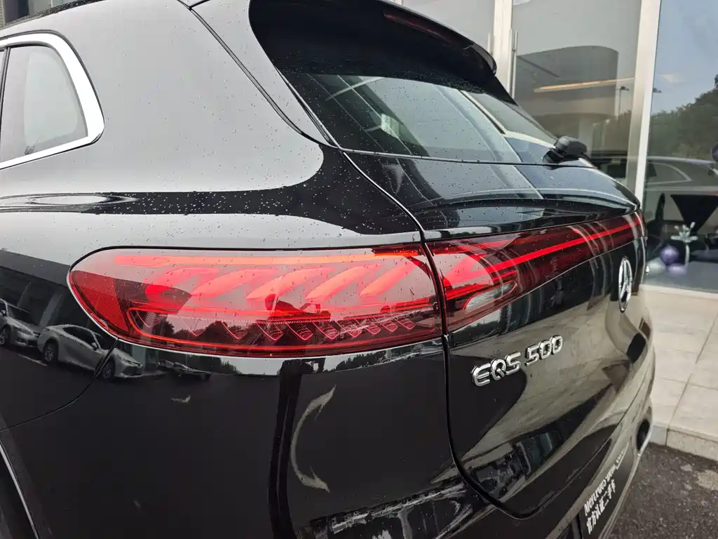 Mercedes-Benz EQS SUV — миниатюра 10