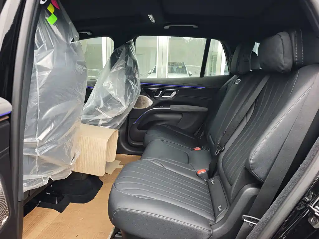 Mercedes-Benz EQS SUV — миниатюра 29