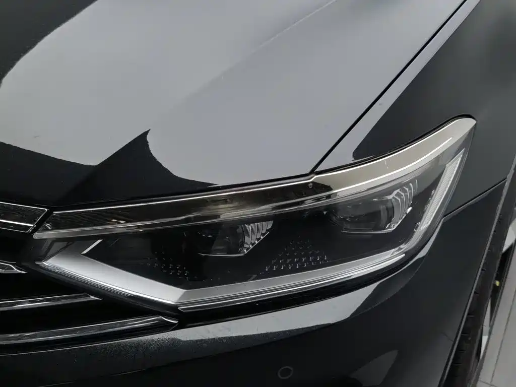 Volkswagen Magotan PHEV — миниатюра 7