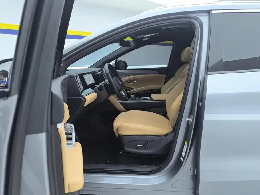 BYD L DM-i — миниатюра 9