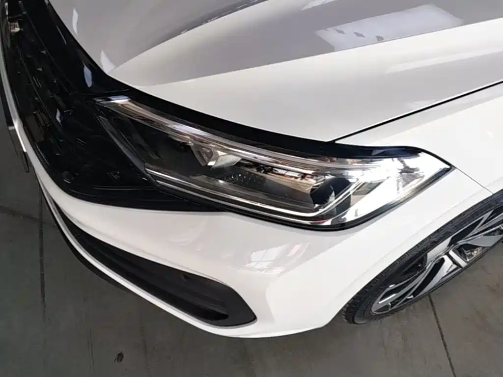 Volkswagen Sagitar — миниатюра 24