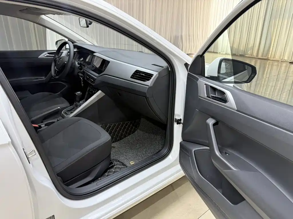 Volkswagen Polo — миниатюра 12