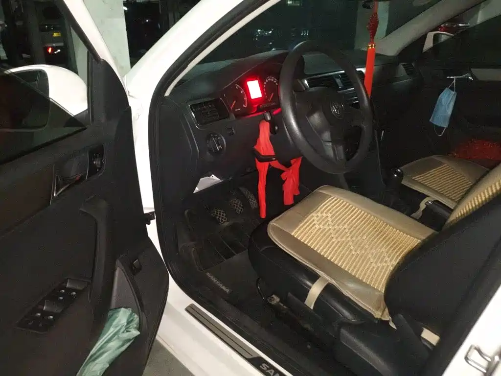 Volkswagen Santana — миниатюра 12