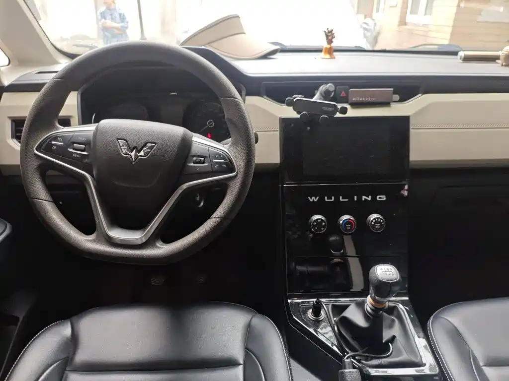 Wuling Hongguang PLUS — миниатюра 6