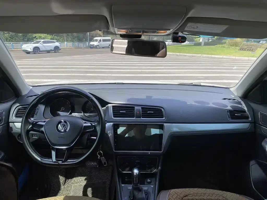 Volkswagen Lavida — миниатюра 8