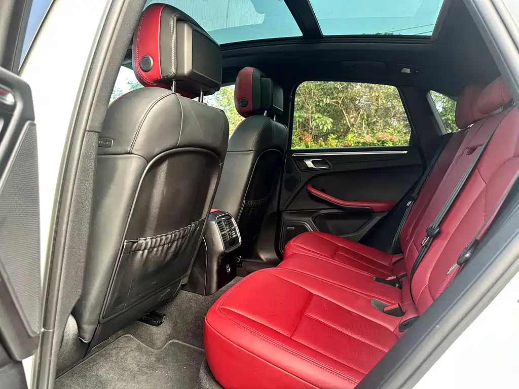 Porsche Macan — миниатюра 15