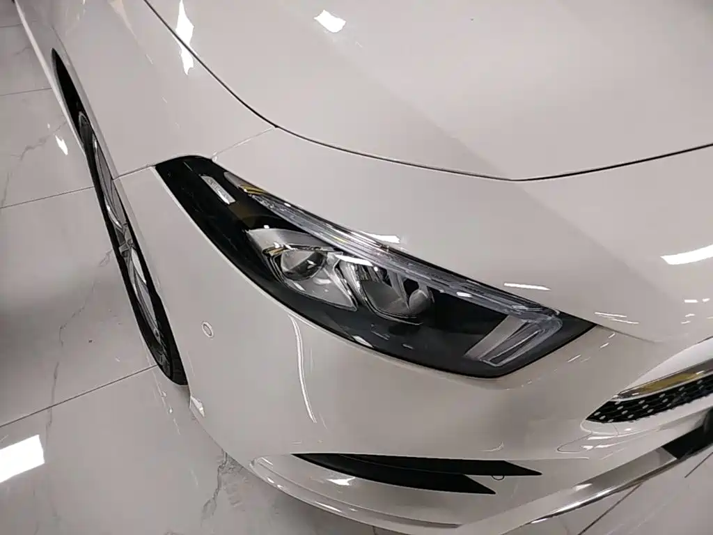 Mercedes-Benz A-Class — миниатюра 11