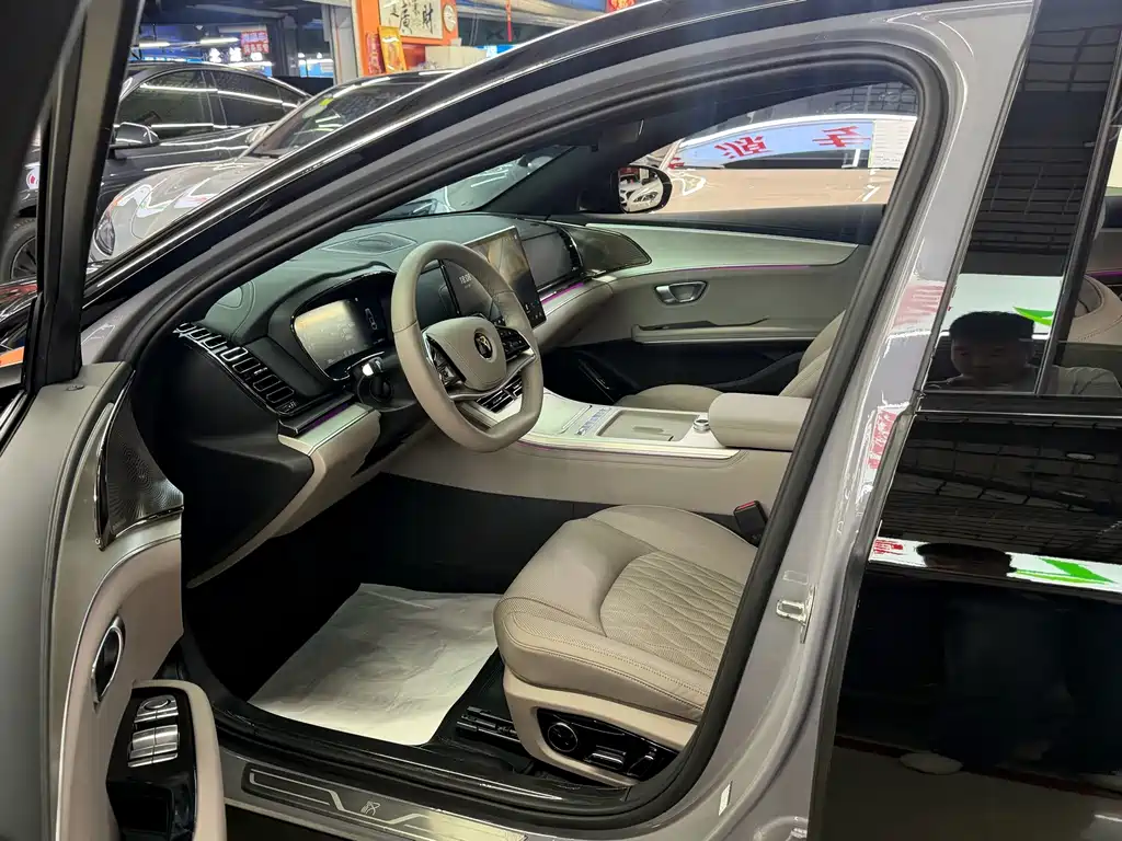 BYD Han — миниатюра 7