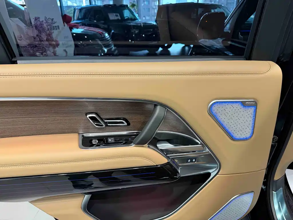 Land Rover Range Rover — миниатюра 15