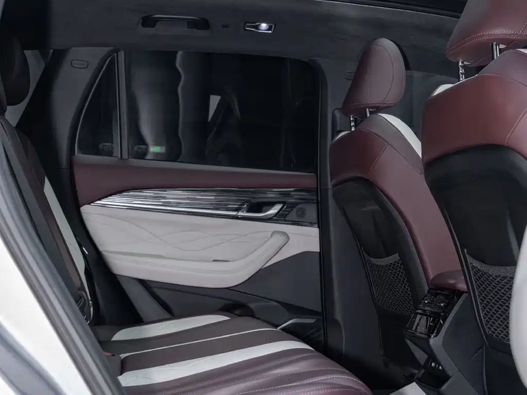 Geely Xingyue L — миниатюра 13
