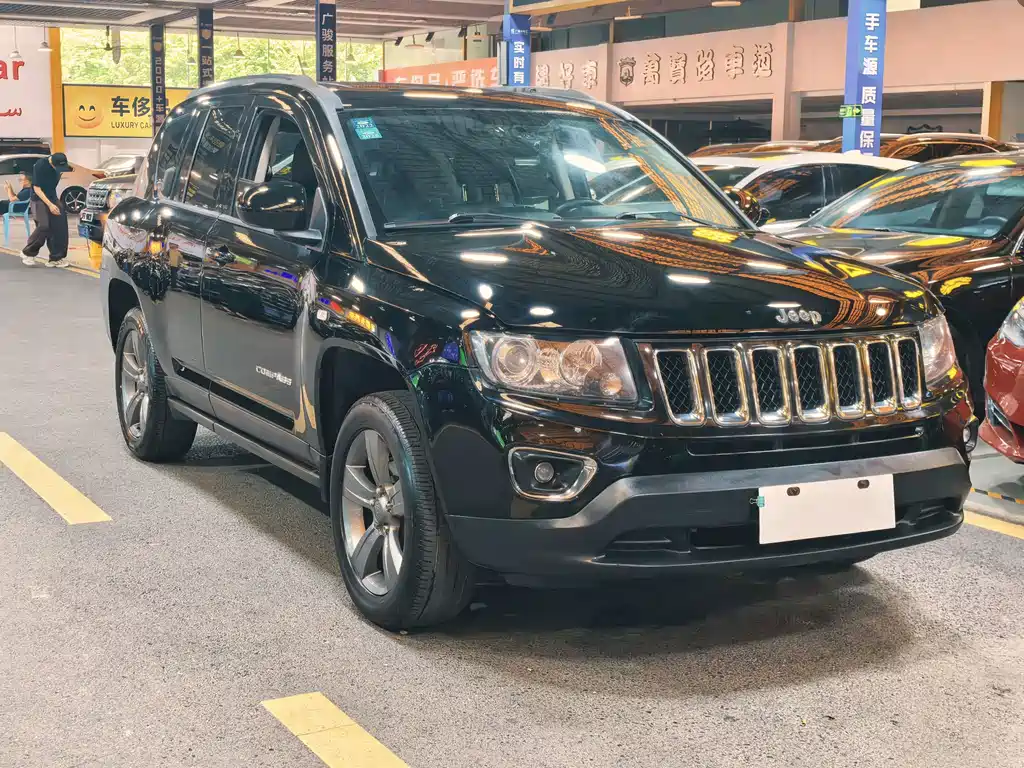Jeep Compass (Import) — миниатюра 3