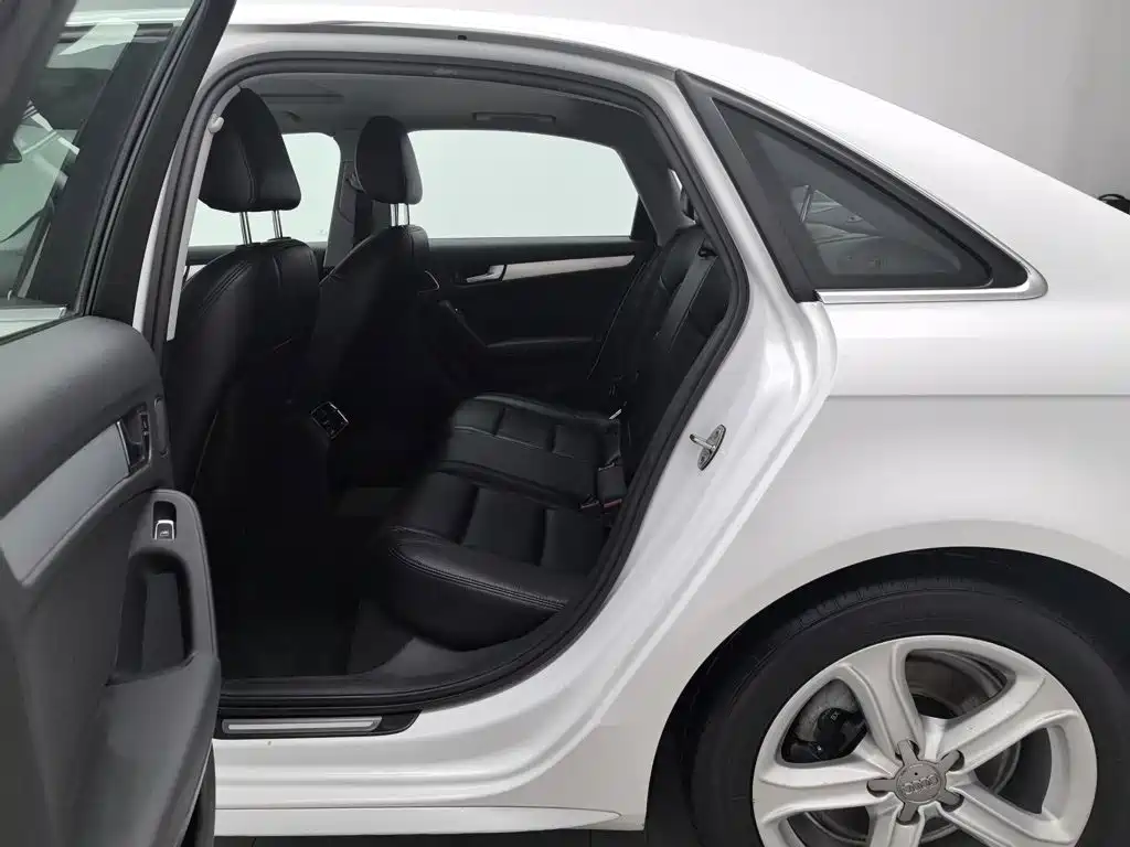 Audi A4L — миниатюра 15