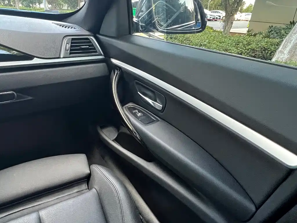 BMW 3 Series GT — миниатюра 12