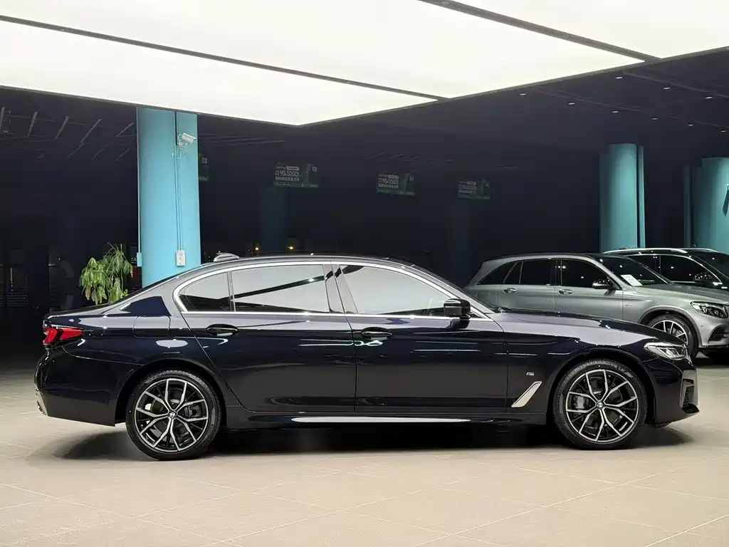 BMW 5 SERIES