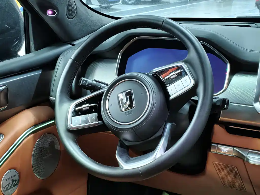 TANK TANK 700 NEW ENERGY