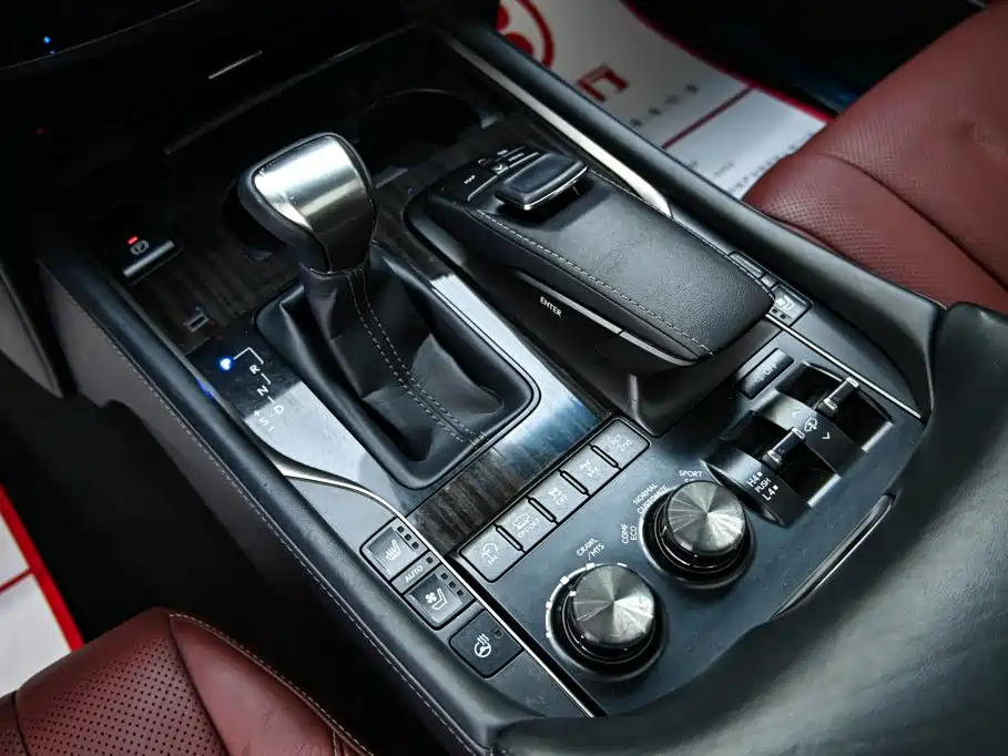 Lexus LX — миниатюра 15