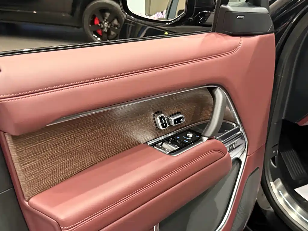 Land Rover Range Rover — миниатюра 11