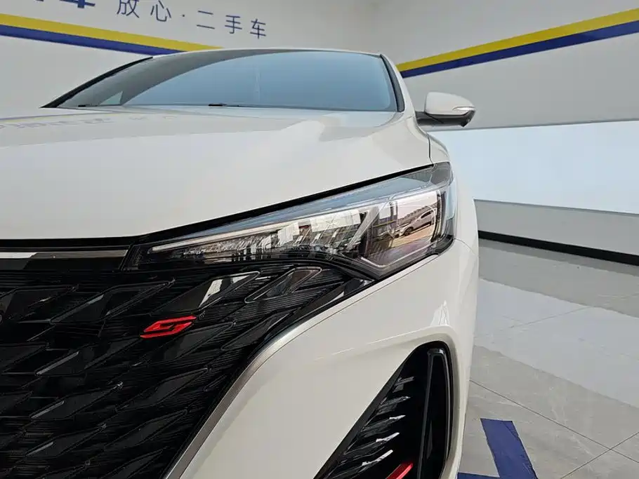 Changan Eado — миниатюра 5