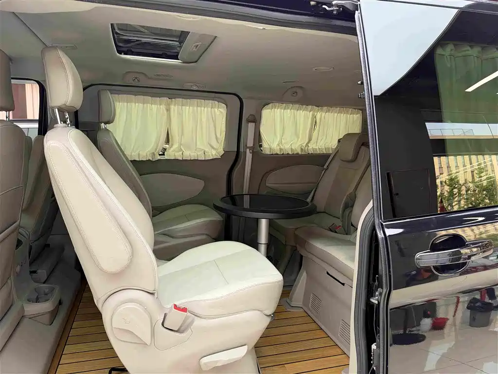 Ford Tourneo — миниатюра 10