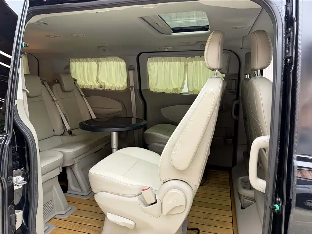 Ford Tourneo — миниатюра 12