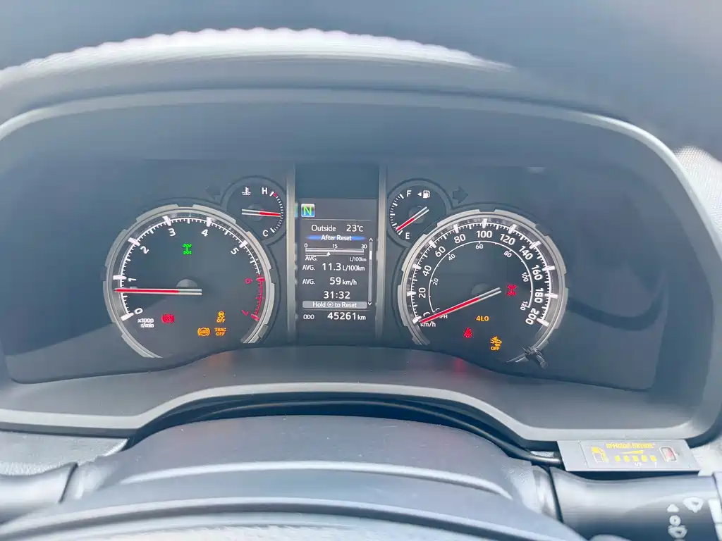 Toyota 4Runner — миниатюра 6
