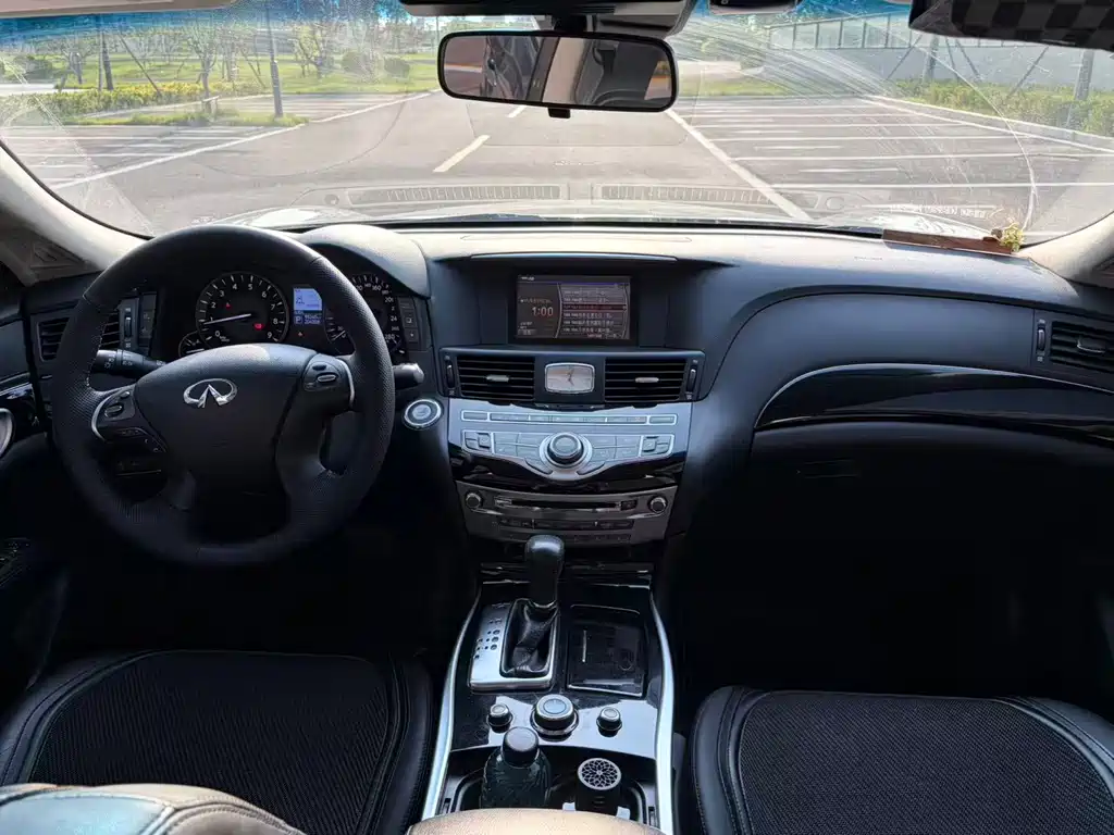 Infiniti Q70 — миниатюра 8