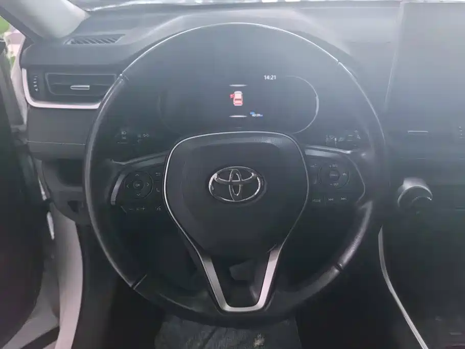 Toyota RAV4 — миниатюра 15