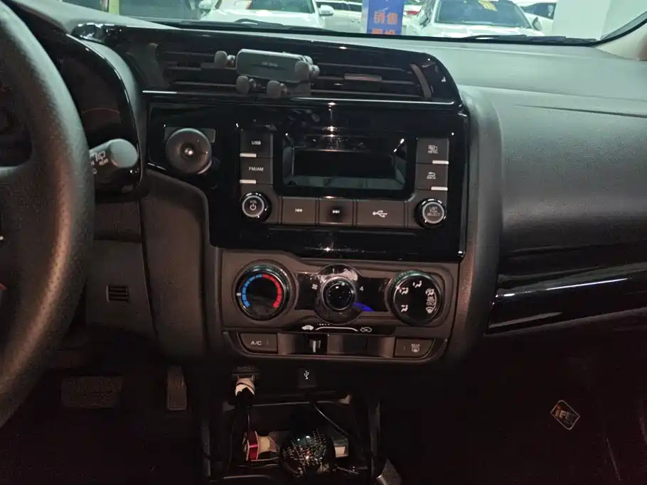 Honda Fit — миниатюра 13