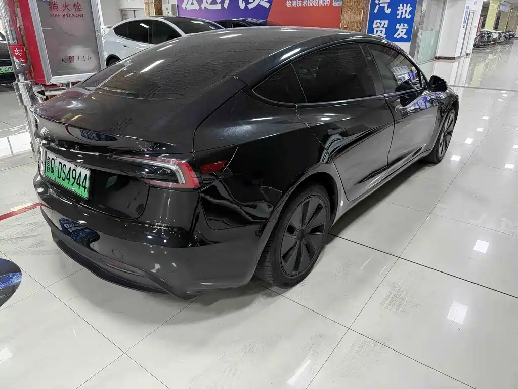 Tesla Model 3 — миниатюра 9