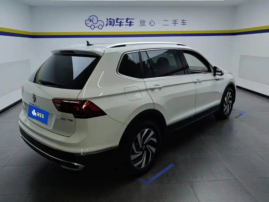 Volkswagen Tiguan L L 2023 330TSI AT Smart