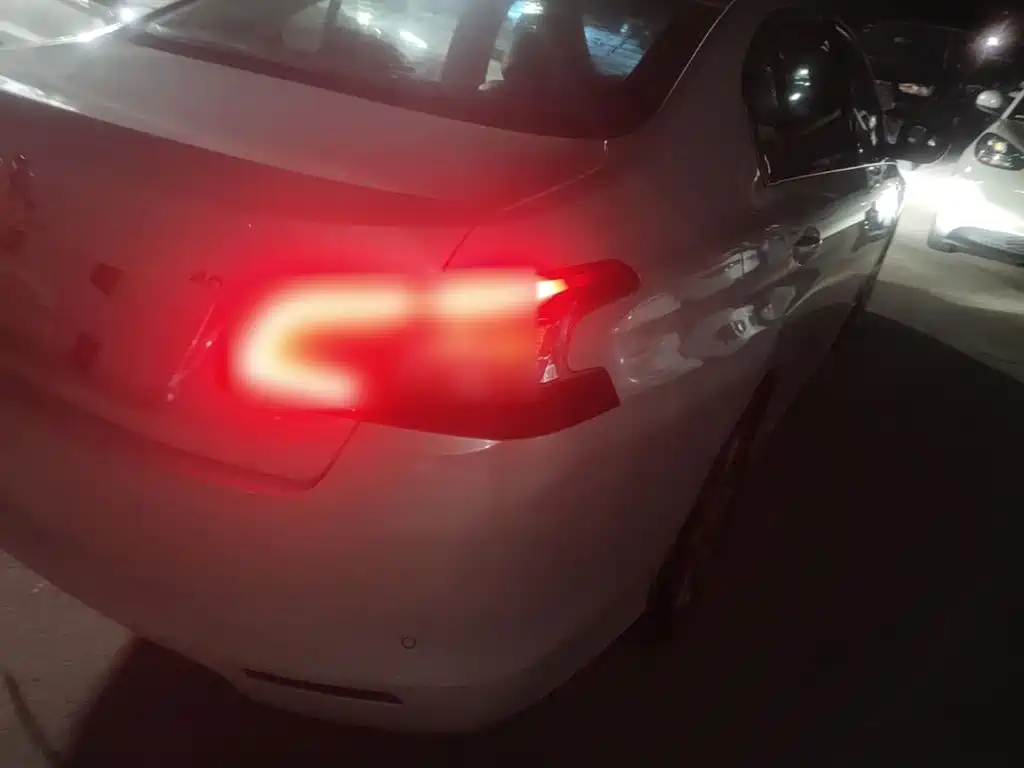 Peugeot 408 — миниатюра 8