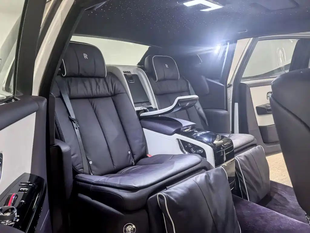 Rolls-Royce Phantom — миниатюра 11