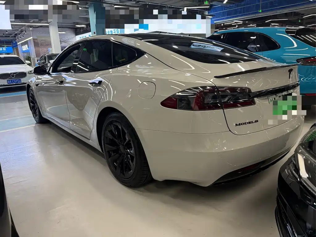 Tesla Model S — миниатюра 11