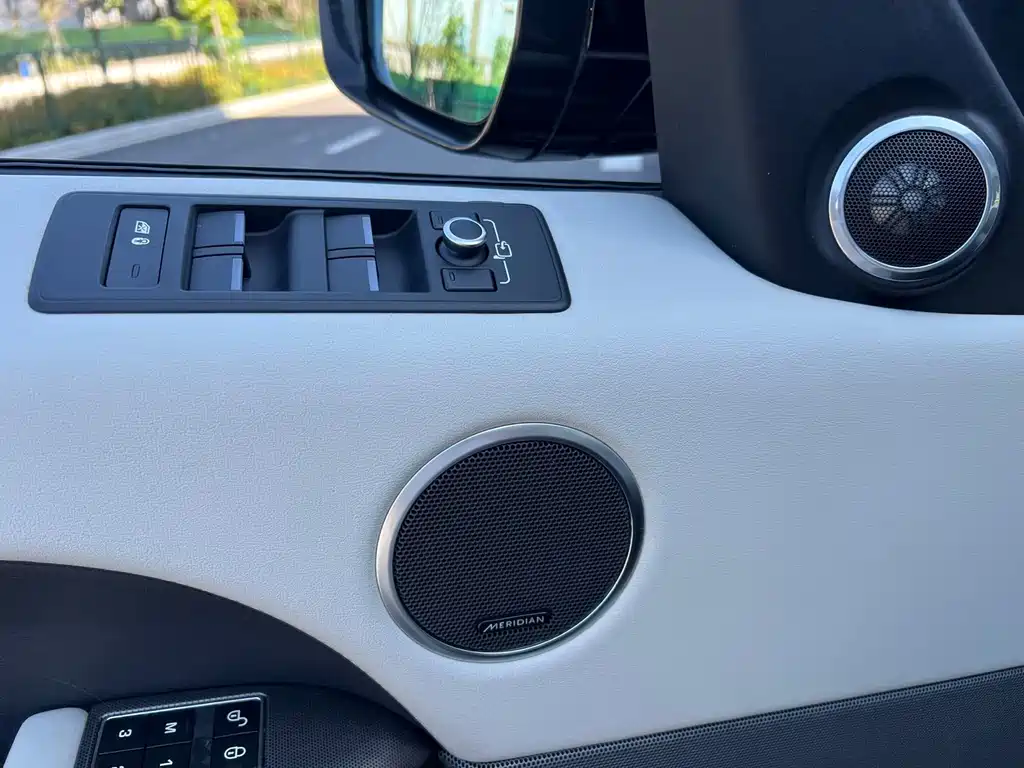 Land Rover Sport — миниатюра 25