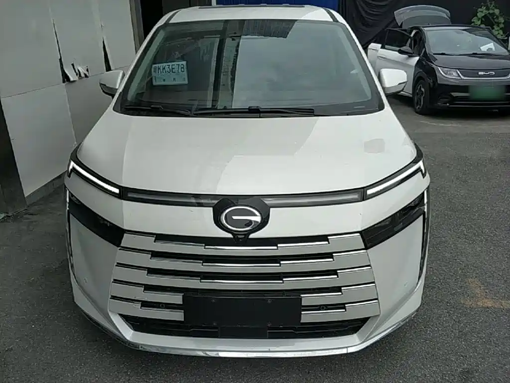 GAC Motor 传祺E8 PHEV — миниатюра 3