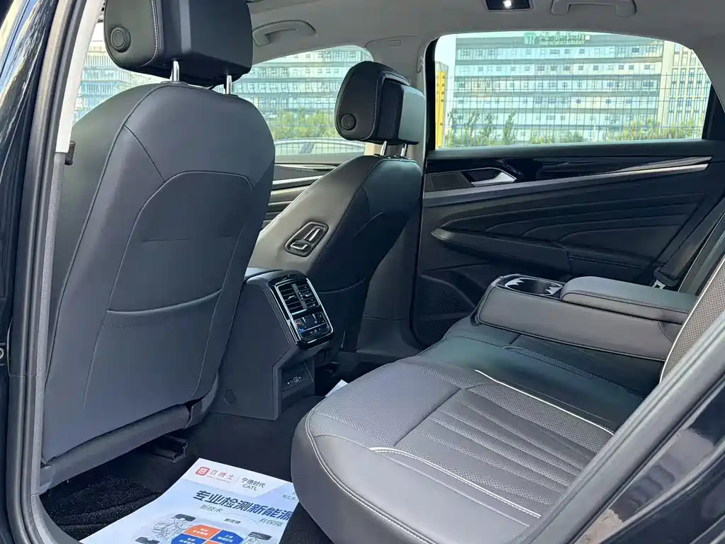Volkswagen Passat — миниатюра 14
