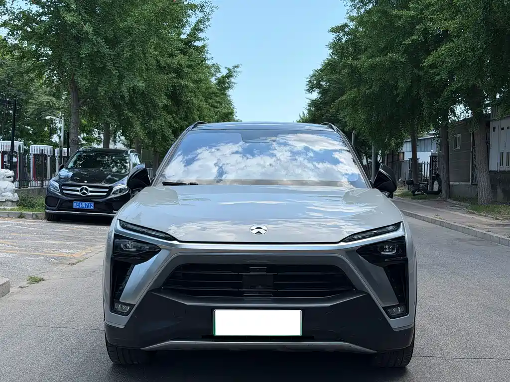 NIO ES8 2022 75kWh мест