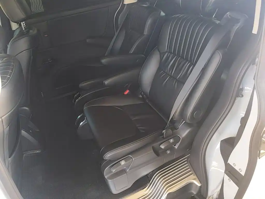 Honda Elysion — миниатюра 17