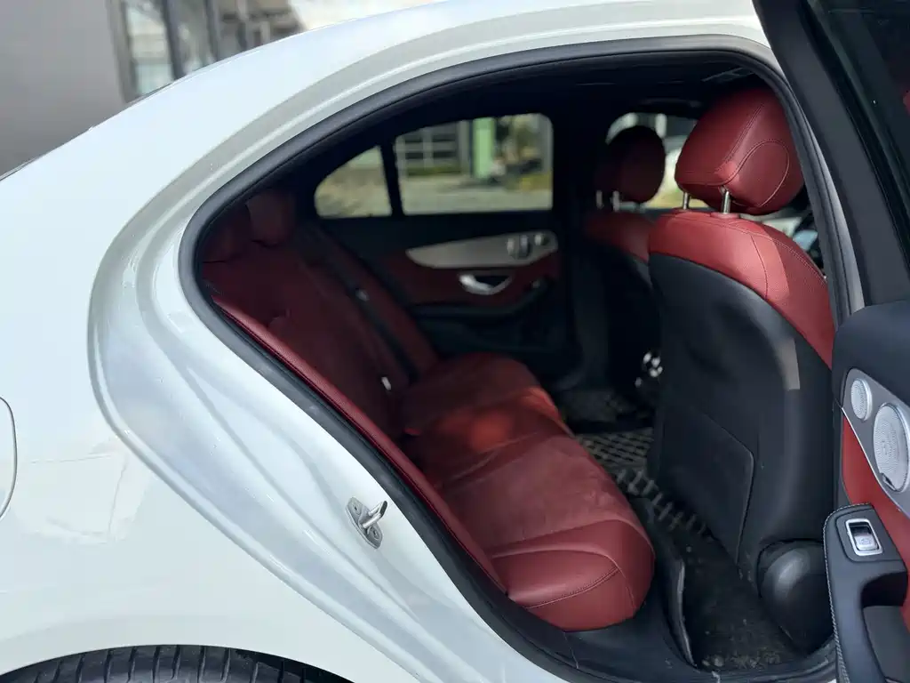 Mercedes-Benz C-Class — миниатюра 16