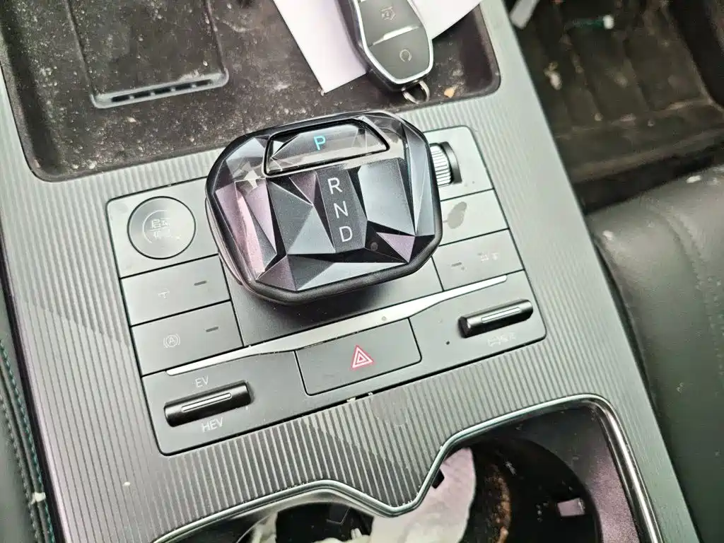 BYD L DM-i — миниатюра 7