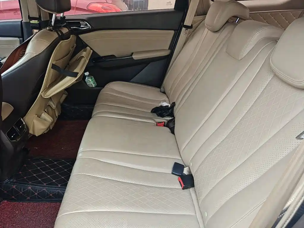 Baojun 310W — миниатюра 17