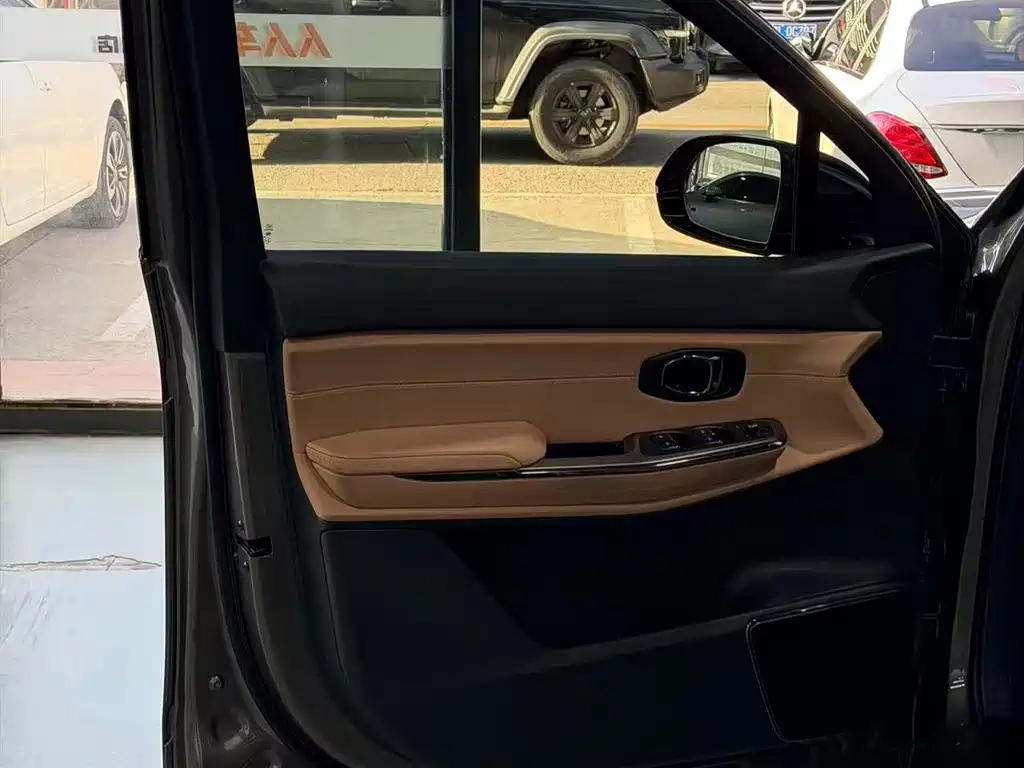 NIO ES8 — миниатюра 5