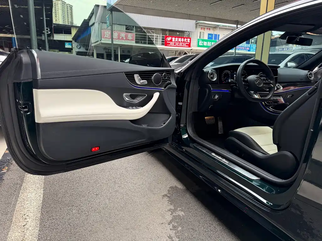 Mercedes-Benz E-Class (Import) — миниатюра 11