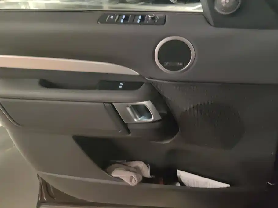 Land Rover Discovery — миниатюра 7