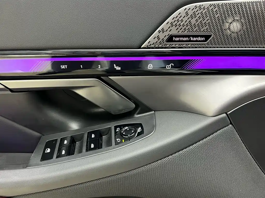BMW 5 Series — миниатюра 20