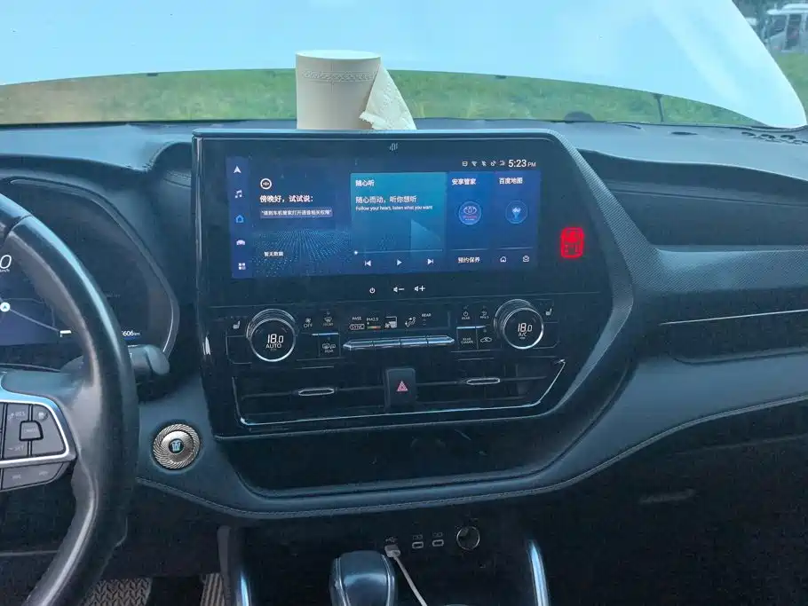 Toyota Crown Kluger — миниатюра 13