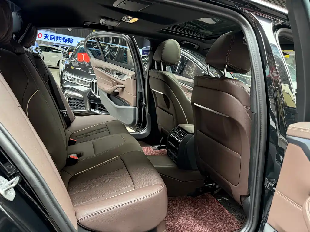 BMW 5 Series — миниатюра 22