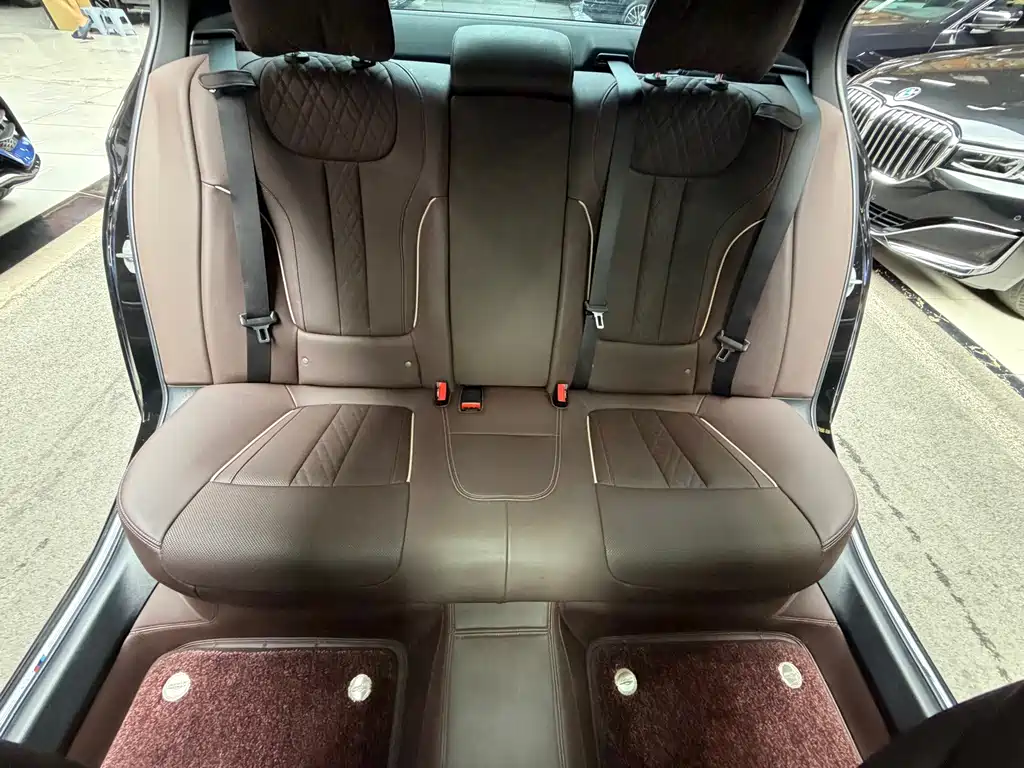 BMW 5 Series — миниатюра 26
