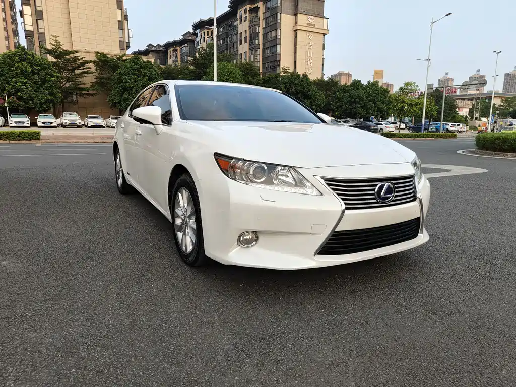 Lexus ES — миниатюра 3